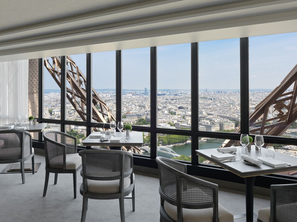La salle Quai Branly au restaurant Jules Verne